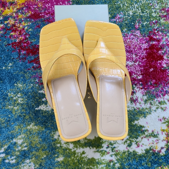 Like New - Marc Fisher Yellow sandals 👡 kitten heels - Picture 11 of 12